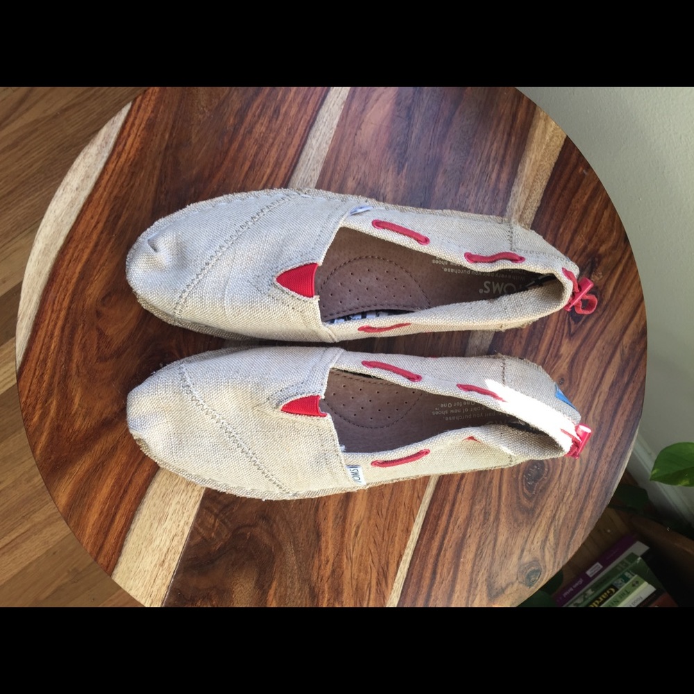 Tom’s canvas shoes